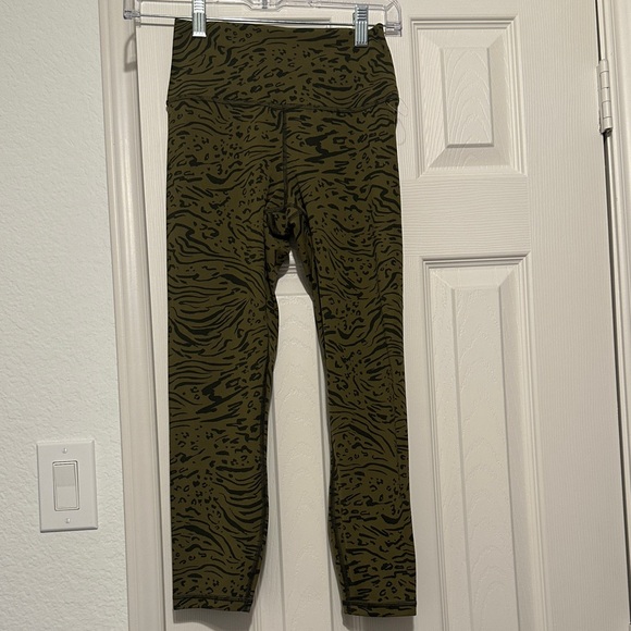 Athleta Green Patterned Leggings - Picture 10 of 11